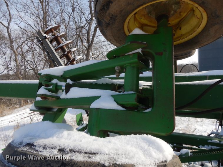 image for item DL2136 John Deere 637  tandem disk