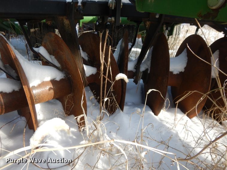 image for item DL2136 John Deere 637  tandem disk