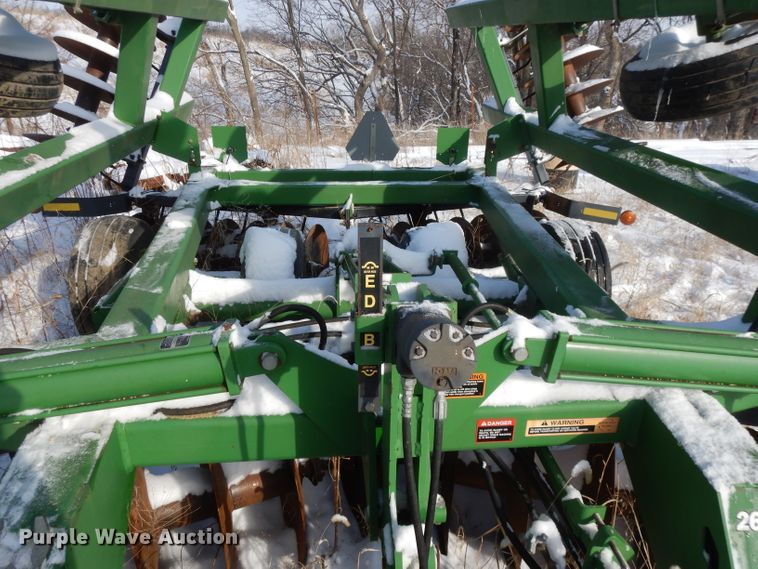 image for item DL2136 John Deere 637  tandem disk