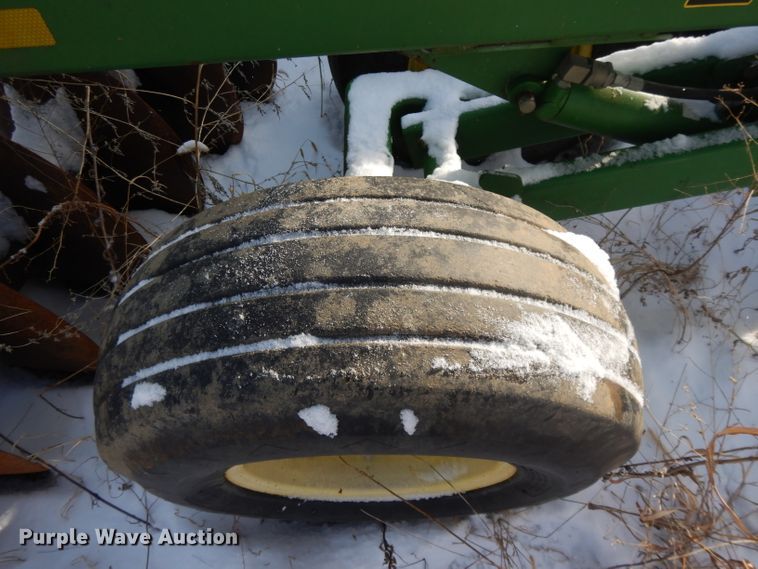 image for item DL2136 John Deere 637  tandem disk