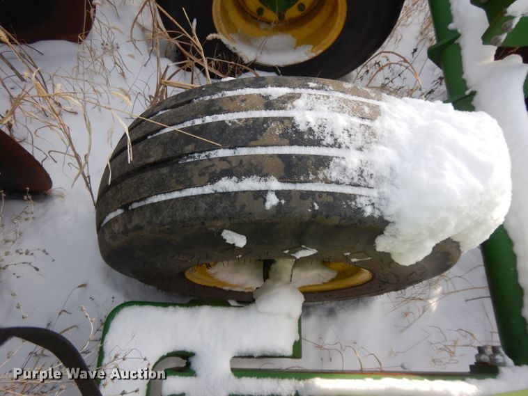 image for item DL2136 John Deere 637  tandem disk