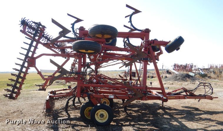 image for item DL4731 Sunflower 3060-42  Fallow King field cultivator