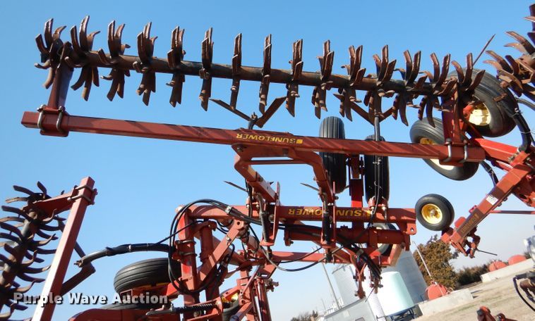 image for item DL4731 Sunflower 3060-42  Fallow King field cultivator