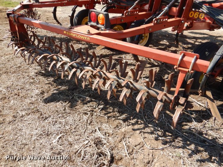 image for item DL4731 Sunflower 3060-42  Fallow King field cultivator