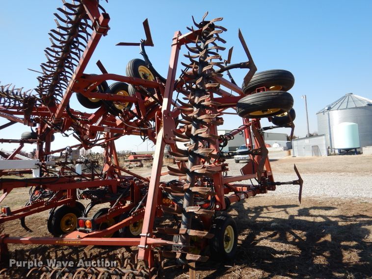 image for item DL4731 Sunflower 3060-42  Fallow King field cultivator