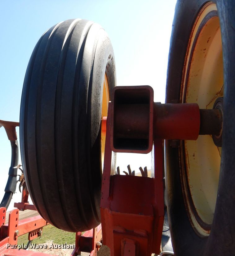 image for item DL4731 Sunflower 3060-42  Fallow King field cultivator