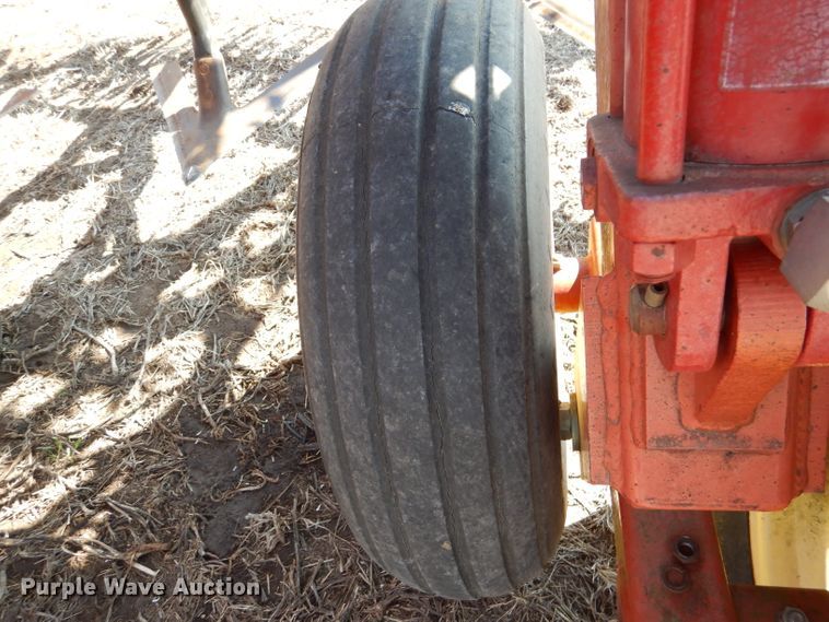 image for item DL4731 Sunflower 3060-42  Fallow King field cultivator