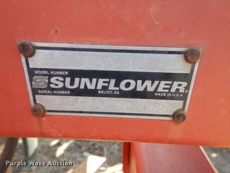 image for item DL4731 Sunflower 3060-42  Fallow King field cultivator