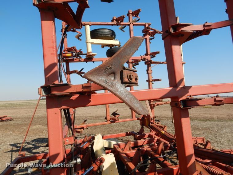 image for item DL4732 Krause 4138  field cultivator