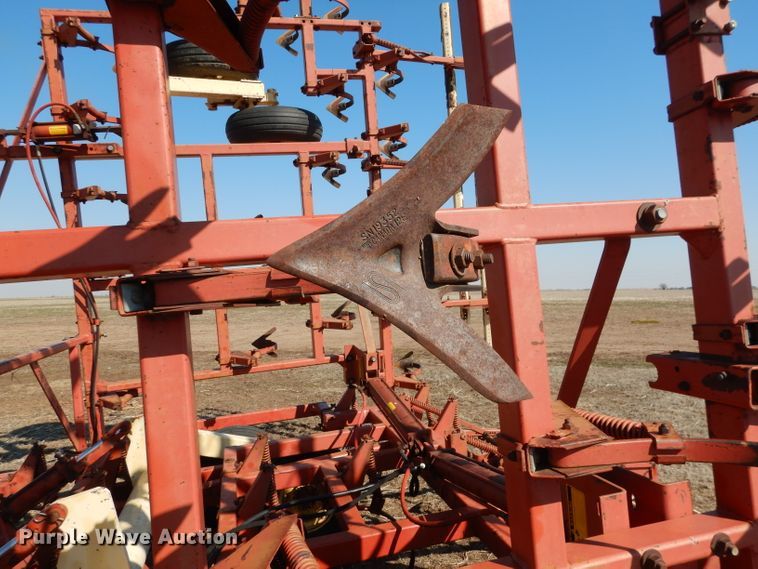 image for item DL4732 Krause 4138  field cultivator