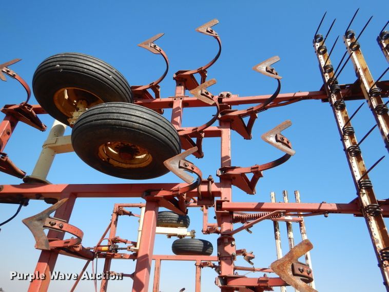 image for item DL4732 Krause 4138  field cultivator