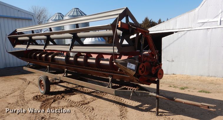 image for item DL4734 1991 Case IH 1010  rigid head