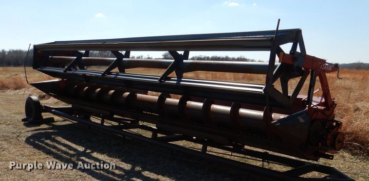 image for item DL4735 1990 Case IH 1010  rigid head