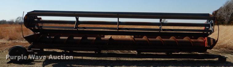 image for item DL4735 1990 Case IH 1010  rigid head