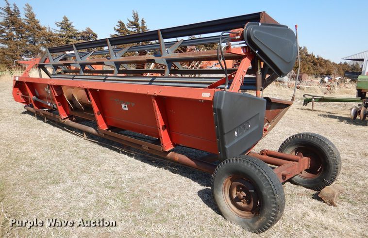 image for item DL4735 1990 Case IH 1010  rigid head