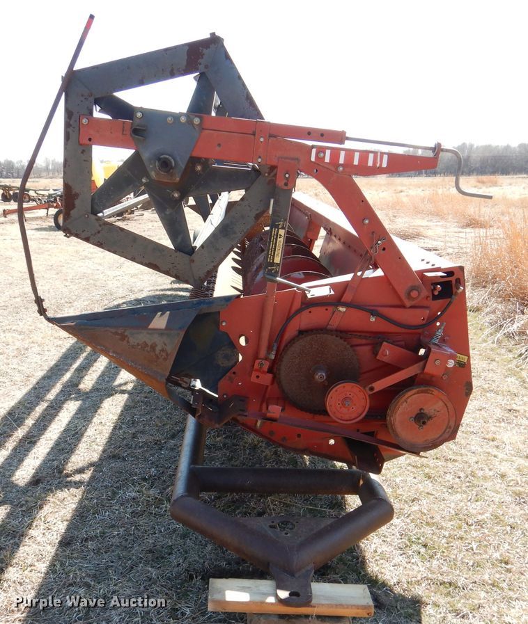 image for item DL4735 1990 Case IH 1010  rigid head