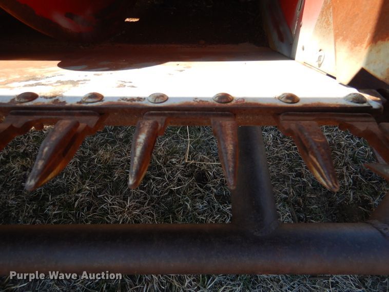 image for item DL4735 1990 Case IH 1010  rigid head