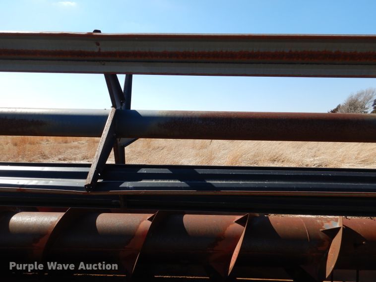 image for item DL4735 1990 Case IH 1010  rigid head