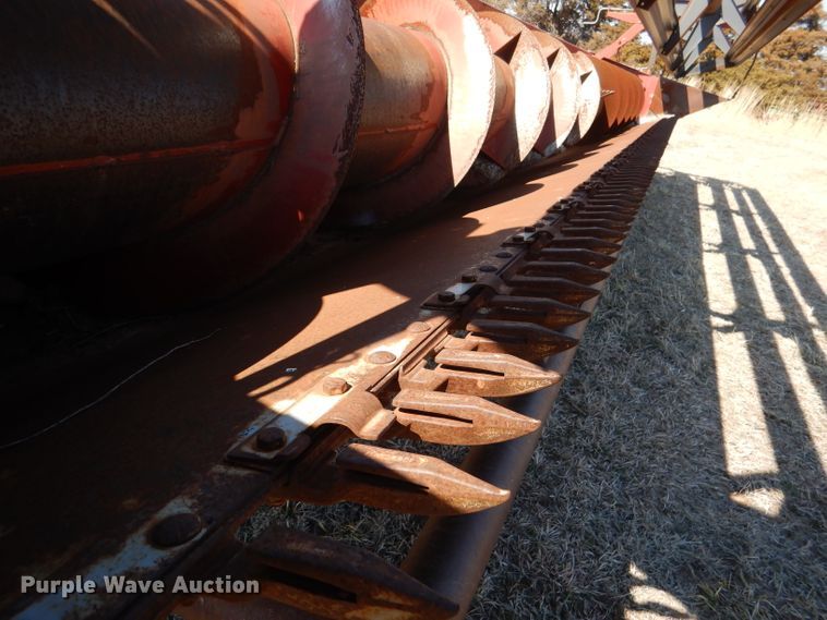 image for item DL4735 1990 Case IH 1010  rigid head