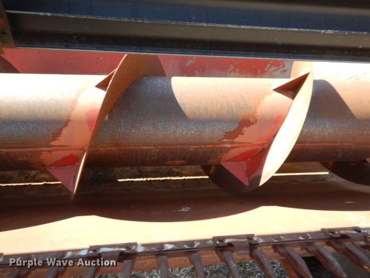 image for item DL4735 1990 Case IH 1010  rigid head