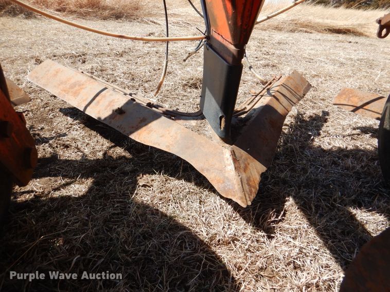 image for item DL4736 Richardson  sweep plow