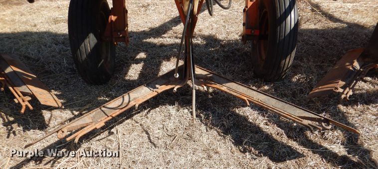 image for item DL4736 Richardson  sweep plow