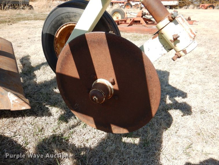 image for item DL4740 Flex King KM-17  sweep plow