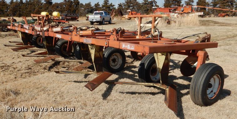 image for item DL4742 Miller FB7533  sweep plow