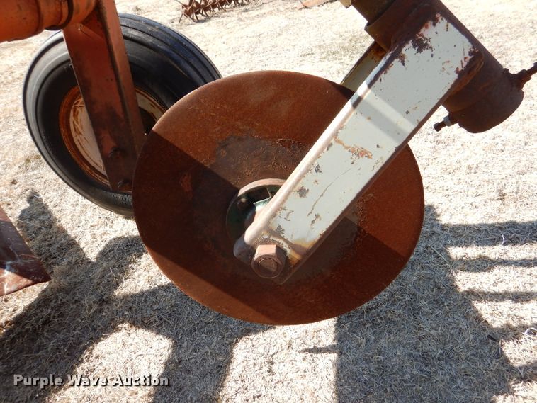 image for item DL4742 Miller FB7533  sweep plow