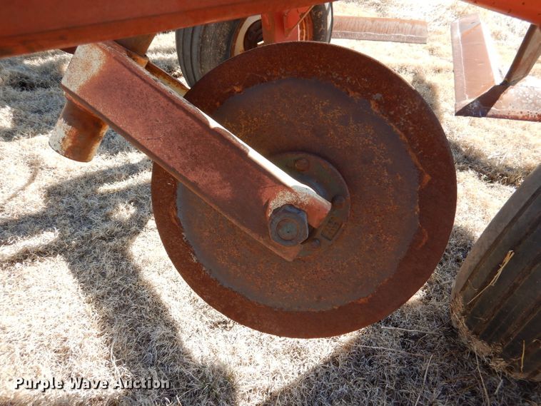 image for item DL4742 Miller FB7533  sweep plow