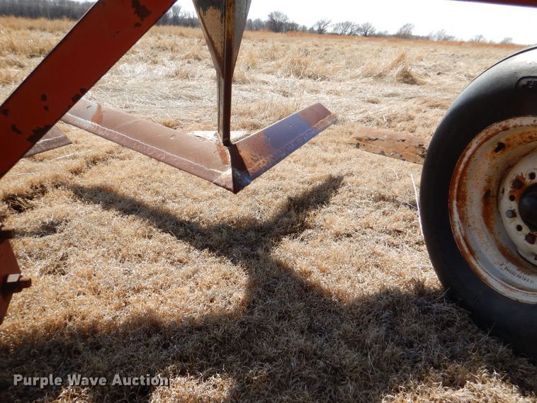 image for item DL4742 Miller FB7533  sweep plow