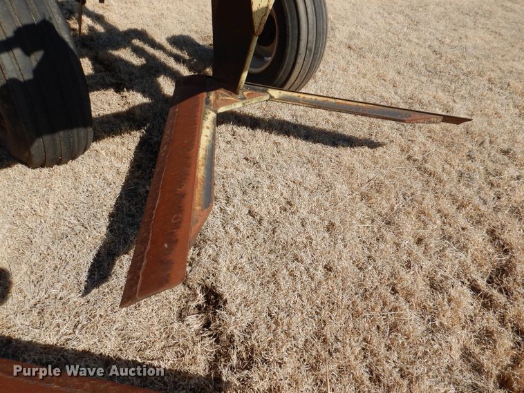 image for item DL4742 Miller FB7533  sweep plow