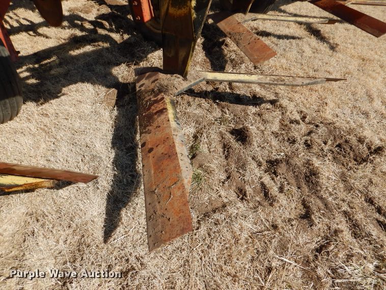 image for item DL4742 Miller FB7533  sweep plow