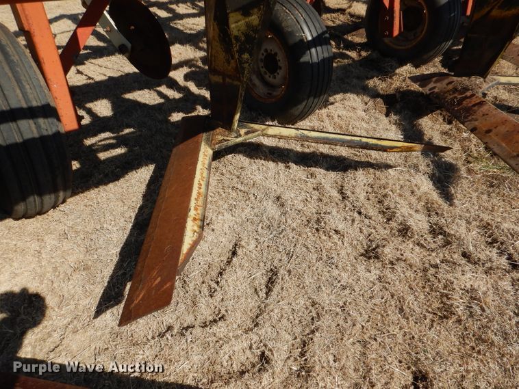 image for item DL4742 Miller FB7533  sweep plow