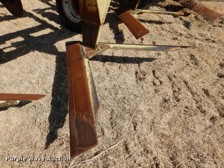 image for item DL4742 Miller FB7533  sweep plow