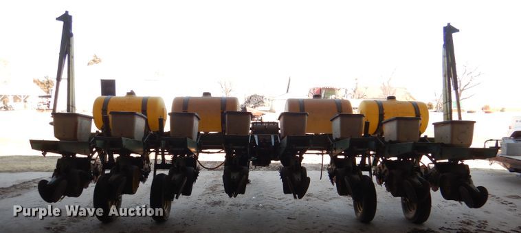 image for item DL4743 John Deere 7000  planter