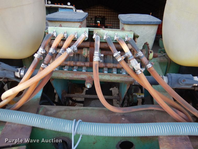 image for item DL4743 John Deere 7000  planter