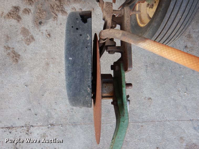 image for item DL4743 John Deere 7000  planter