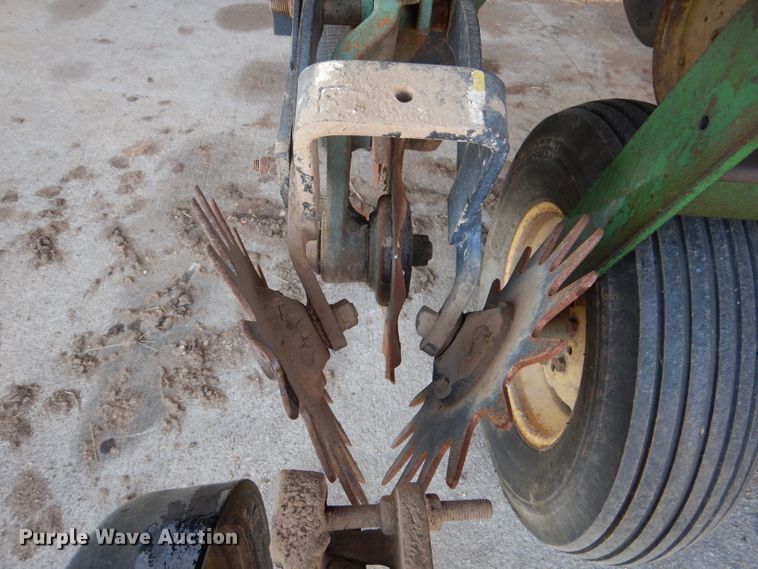 image for item DL4743 John Deere 7000  planter