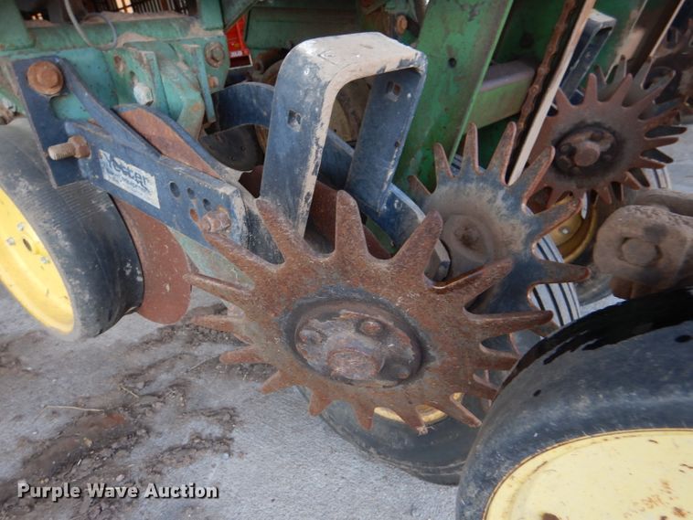image for item DL4743 John Deere 7000  planter