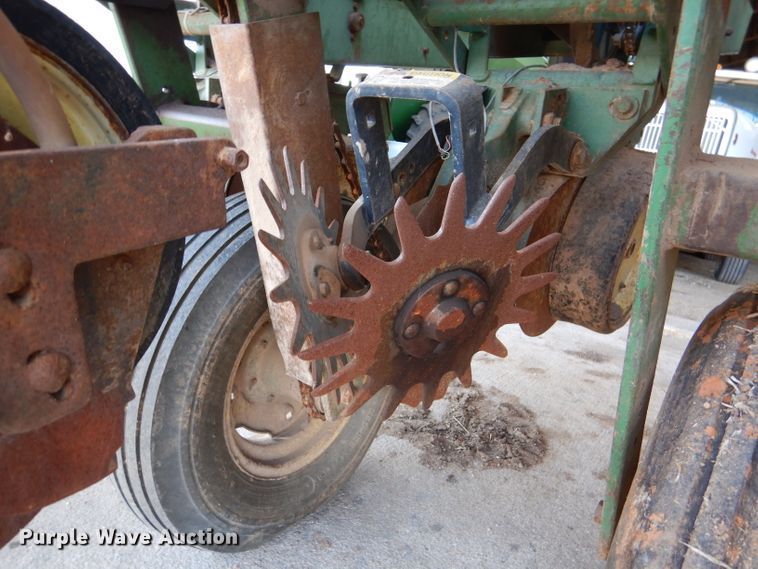 image for item DL4743 John Deere 7000  planter