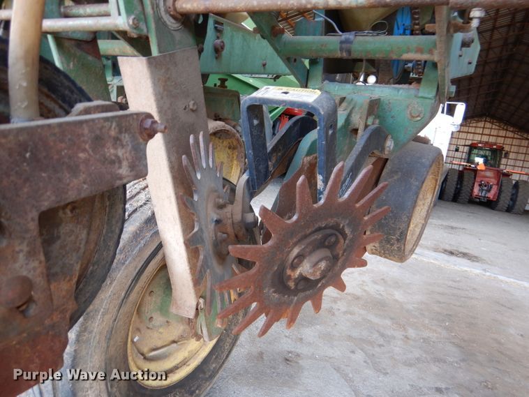 image for item DL4743 John Deere 7000  planter