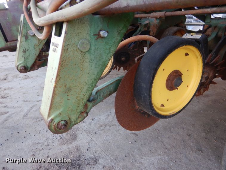 image for item DL4743 John Deere 7000  planter