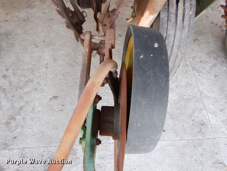 image for item DL4743 John Deere 7000  planter