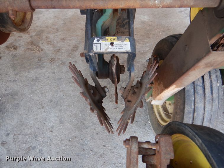 image for item DL4743 John Deere 7000  planter