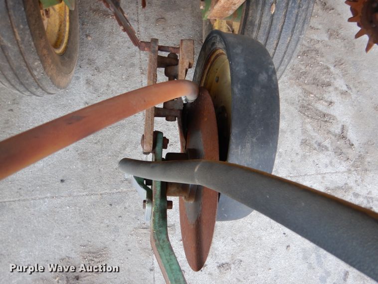 image for item DL4743 John Deere 7000  planter