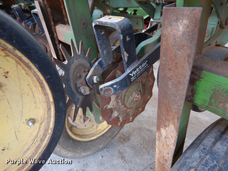 image for item DL4743 John Deere 7000  planter