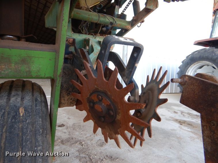 image for item DL4743 John Deere 7000  planter