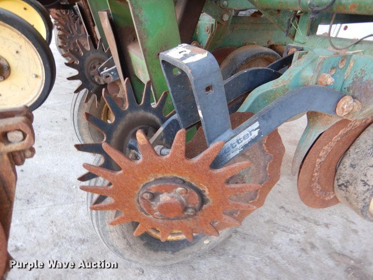 image for item DL4743 John Deere 7000  planter