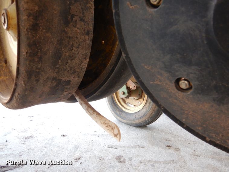 image for item DL4743 John Deere 7000  planter